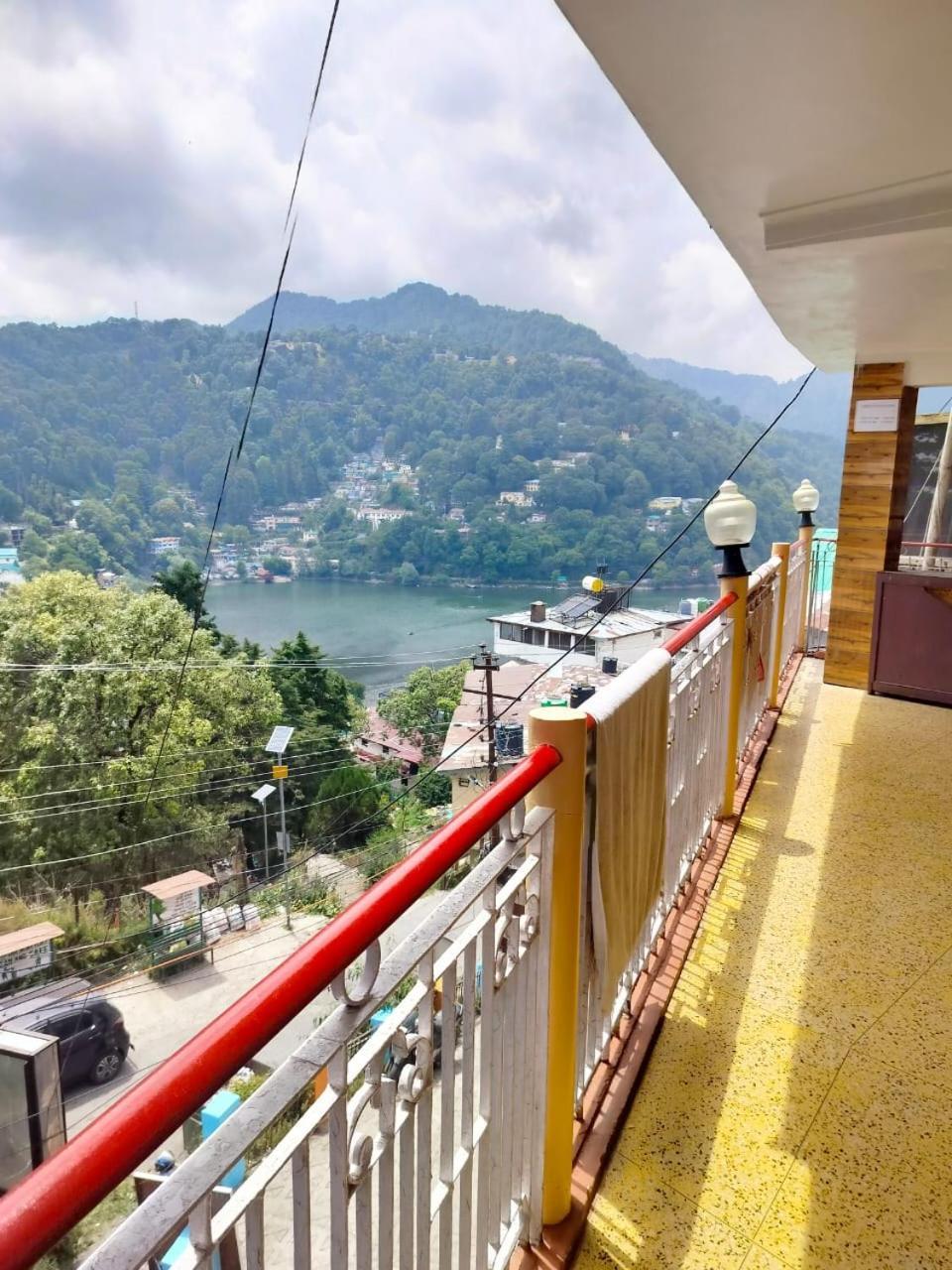 Hotel Surya Lake View Naini Tāl Exterior foto
