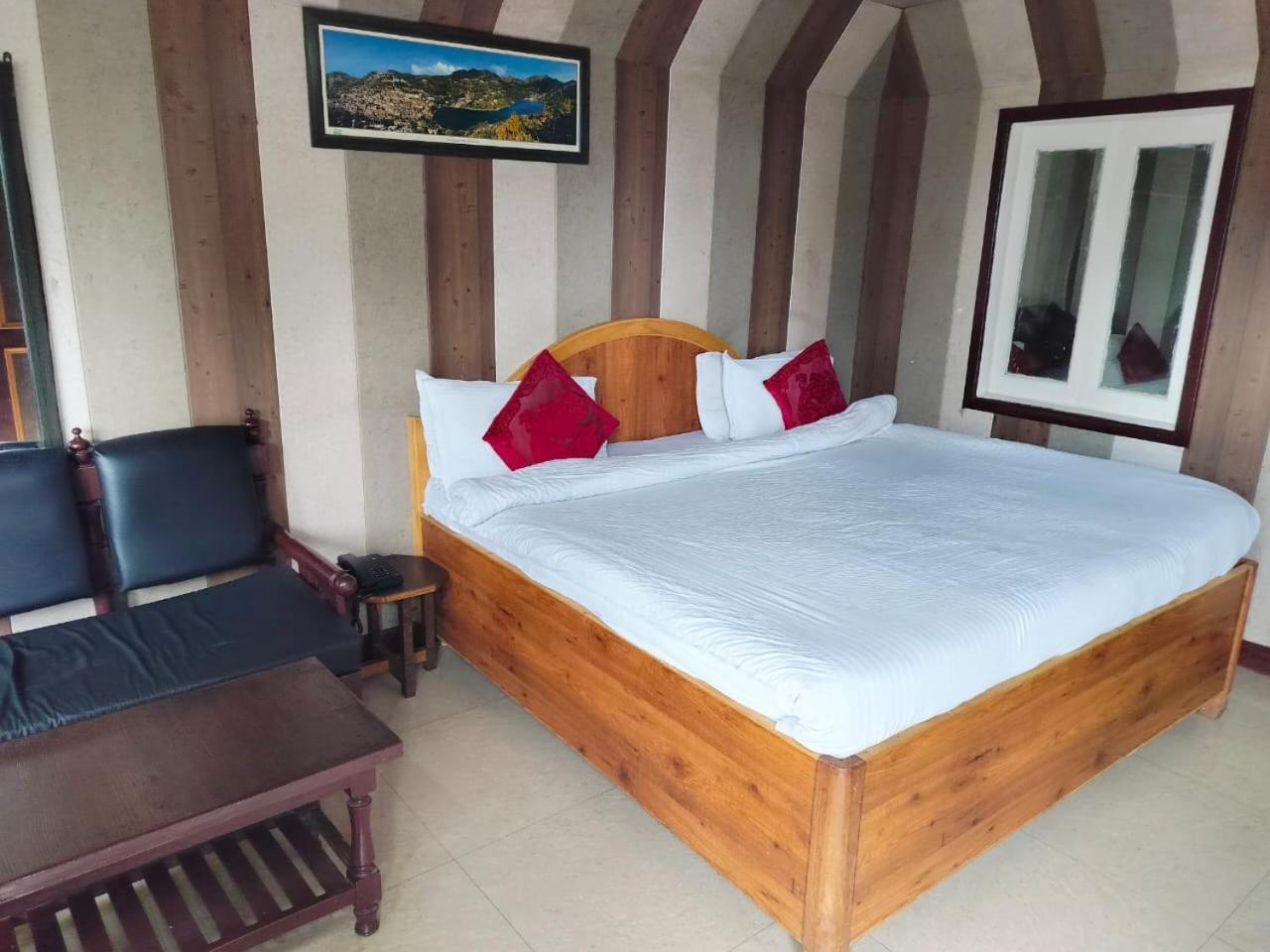 Hotel Surya Lake View Naini Tāl Exterior foto