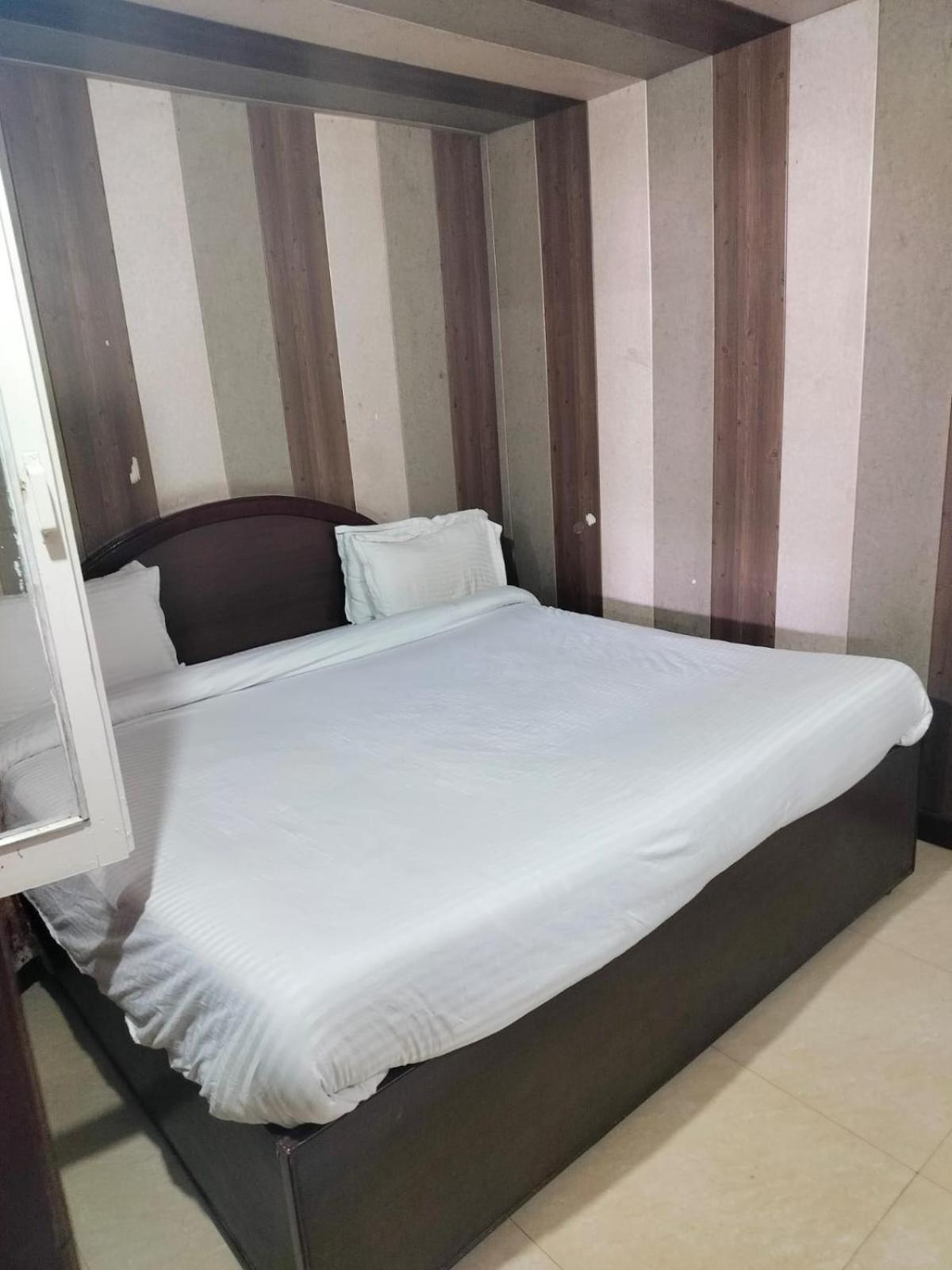 Hotel Surya Lake View Naini Tāl Exterior foto
